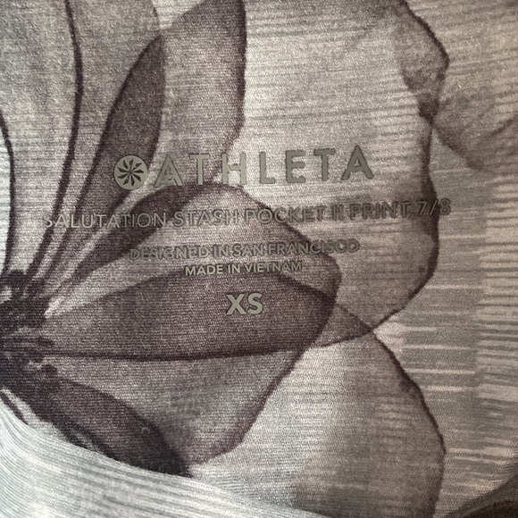 Athleta Legging Salutation Stash Pocket II Print 7/8 Legging - Picture 3 of 3